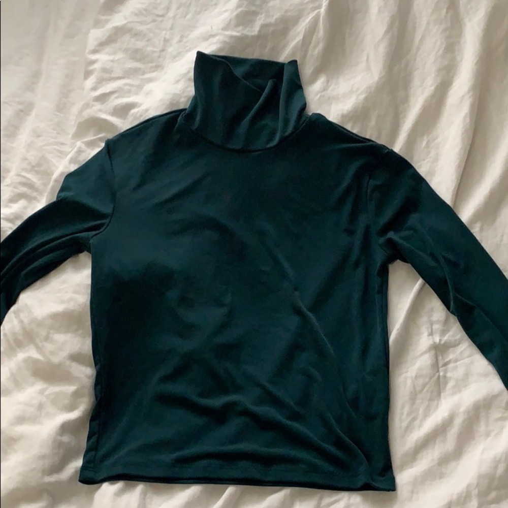 Forever 21 Turtle Neck Cropped
